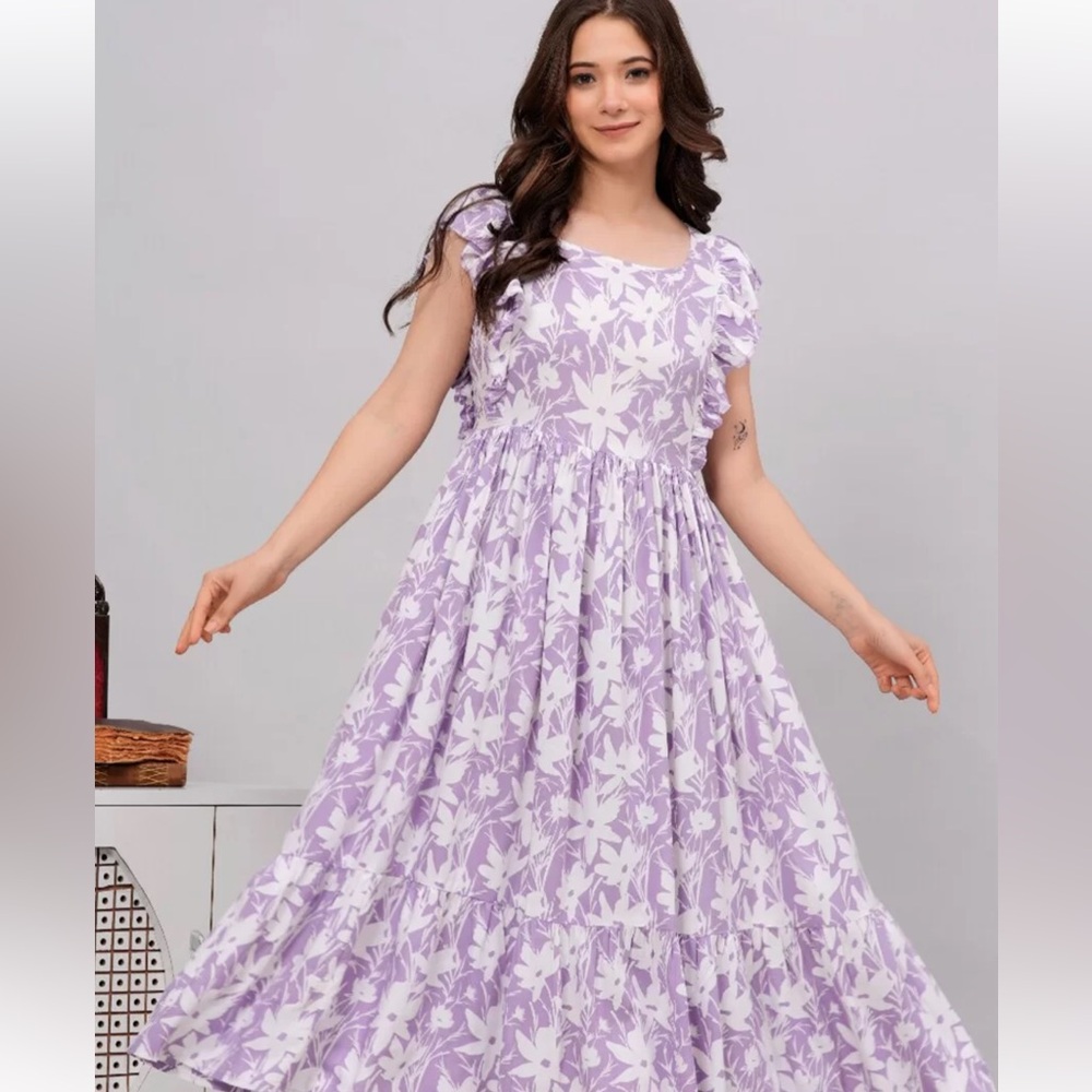 Chic Lavender tiered Floral Midi Dress with flutter sleeves NWOT